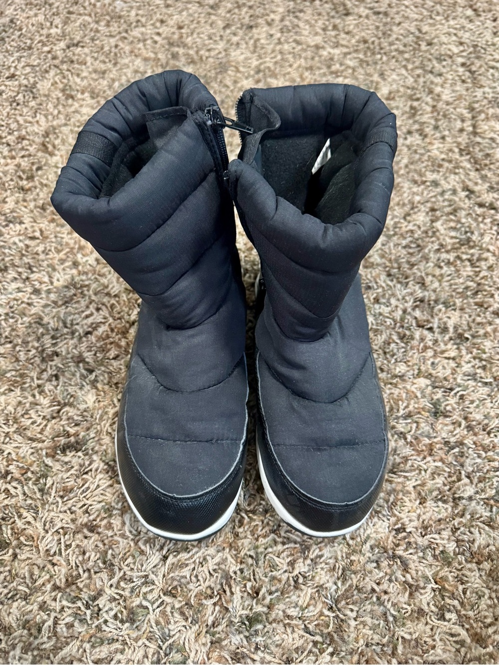 Time n Tru Quilted Womens boots size 8- Dupe for a popular brand- like new